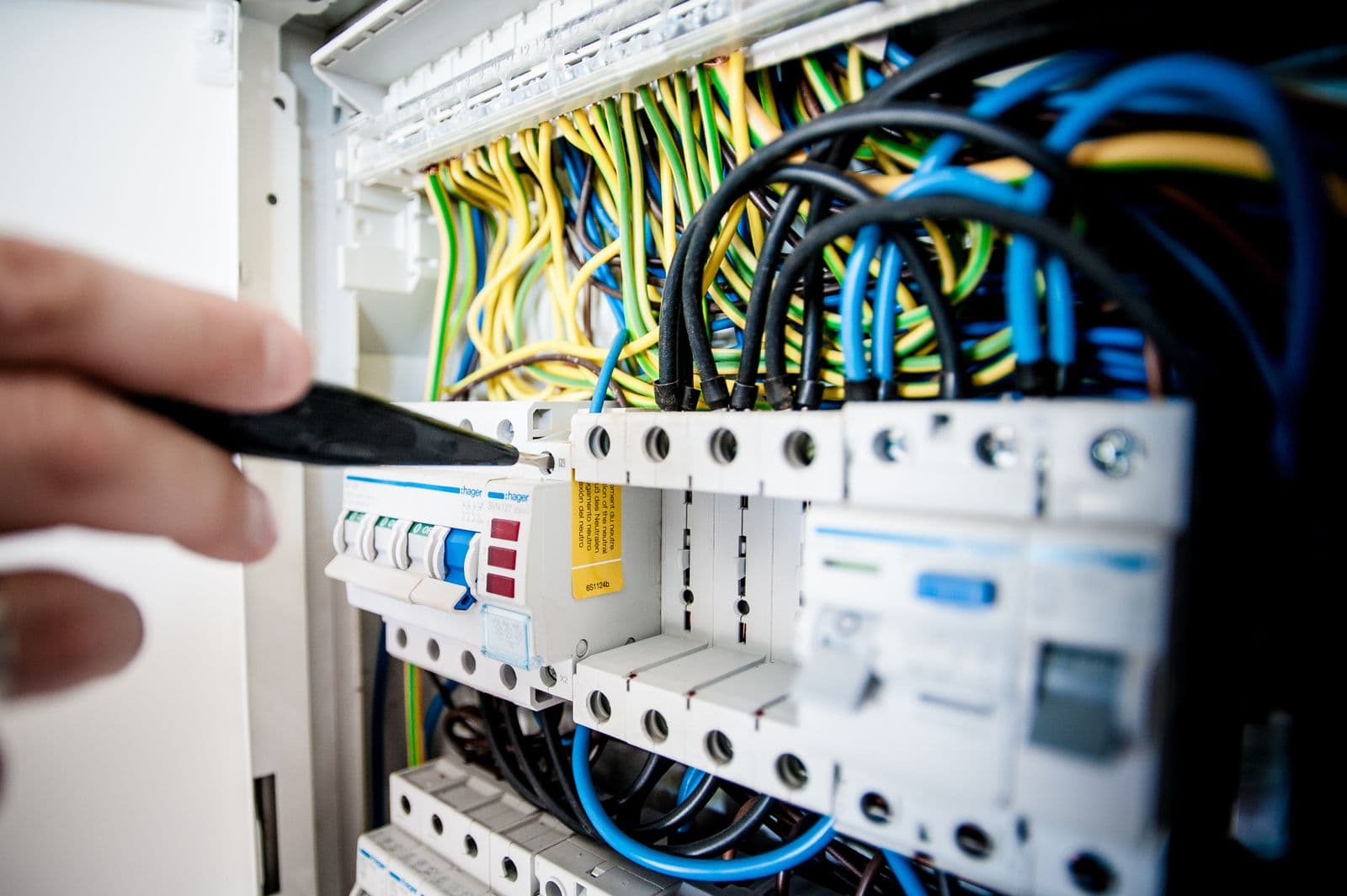 Hotel Aston — revízie elektroinštalácií a bleskozvodu